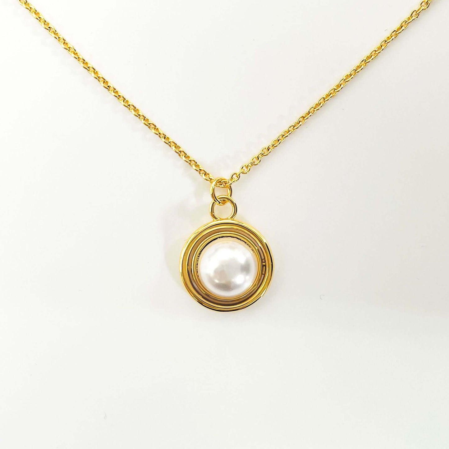 women's round pearl Gemotric necklace